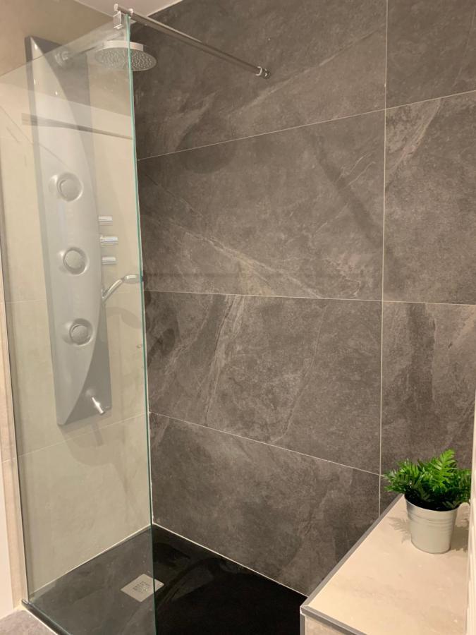 Apartamentos Santullano 1 Oviedo Exteriér fotografie